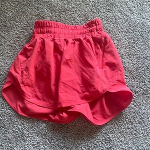 lululemon tracker shorts